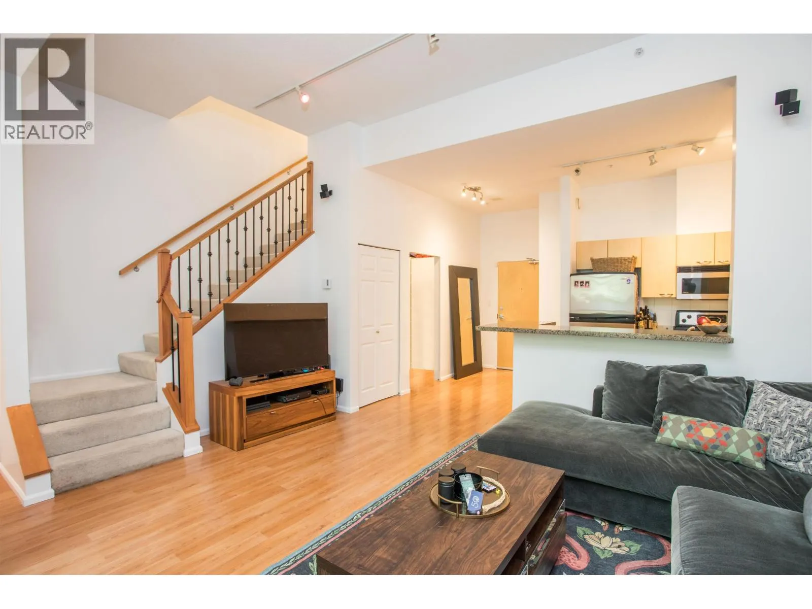 TH8 707 BROUGHTON STREET