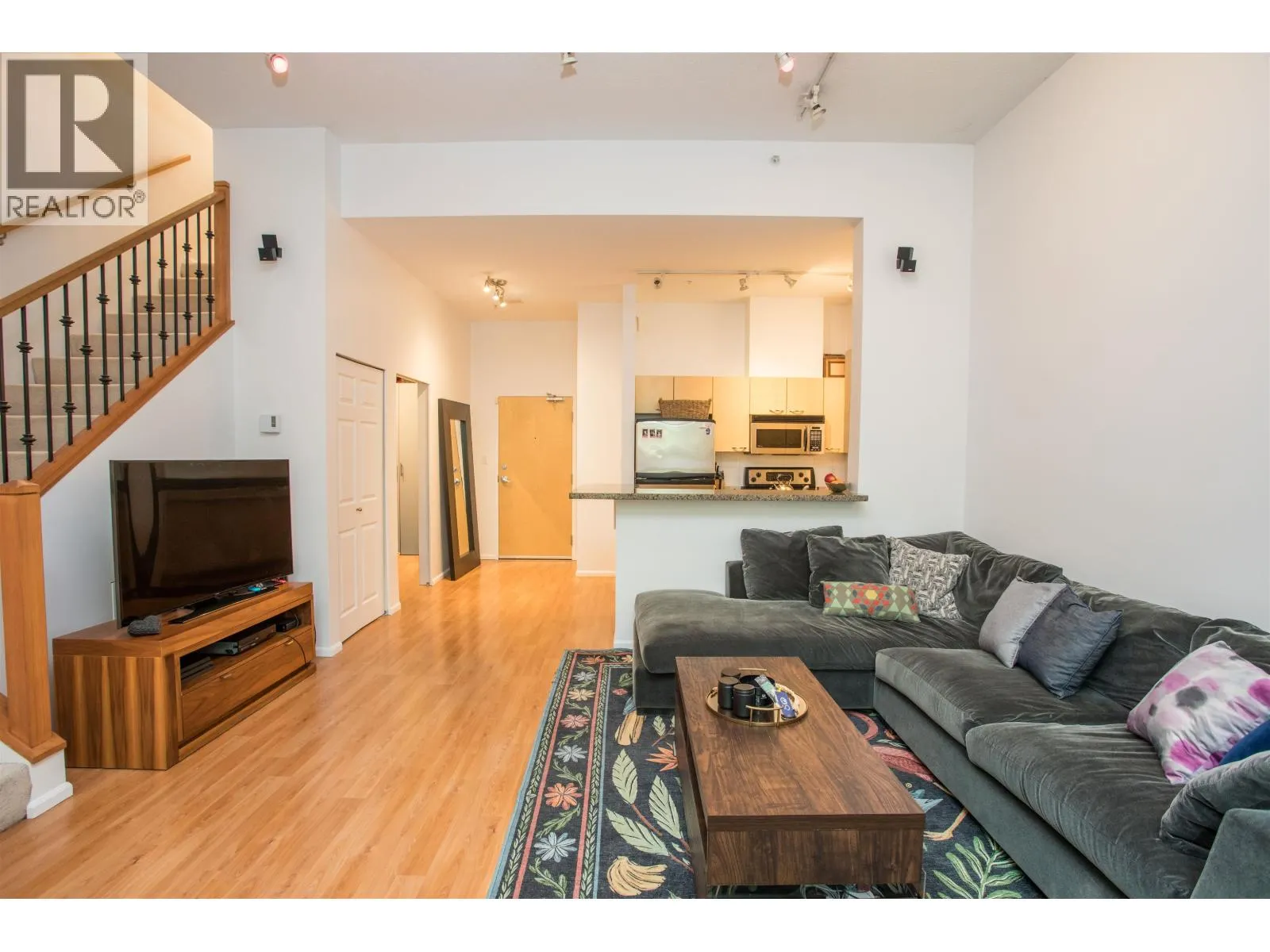 TH8 707 BROUGHTON STREET