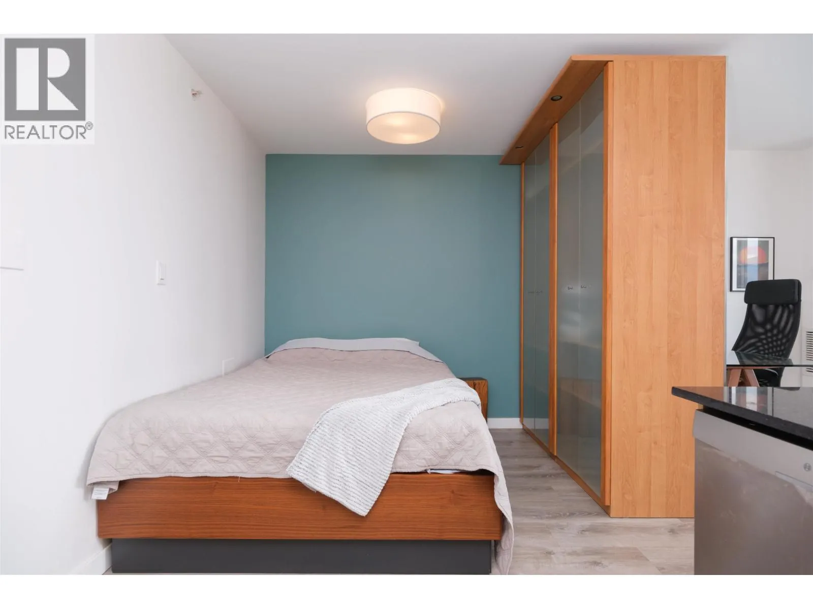 1703 63 KEEFER PLACE