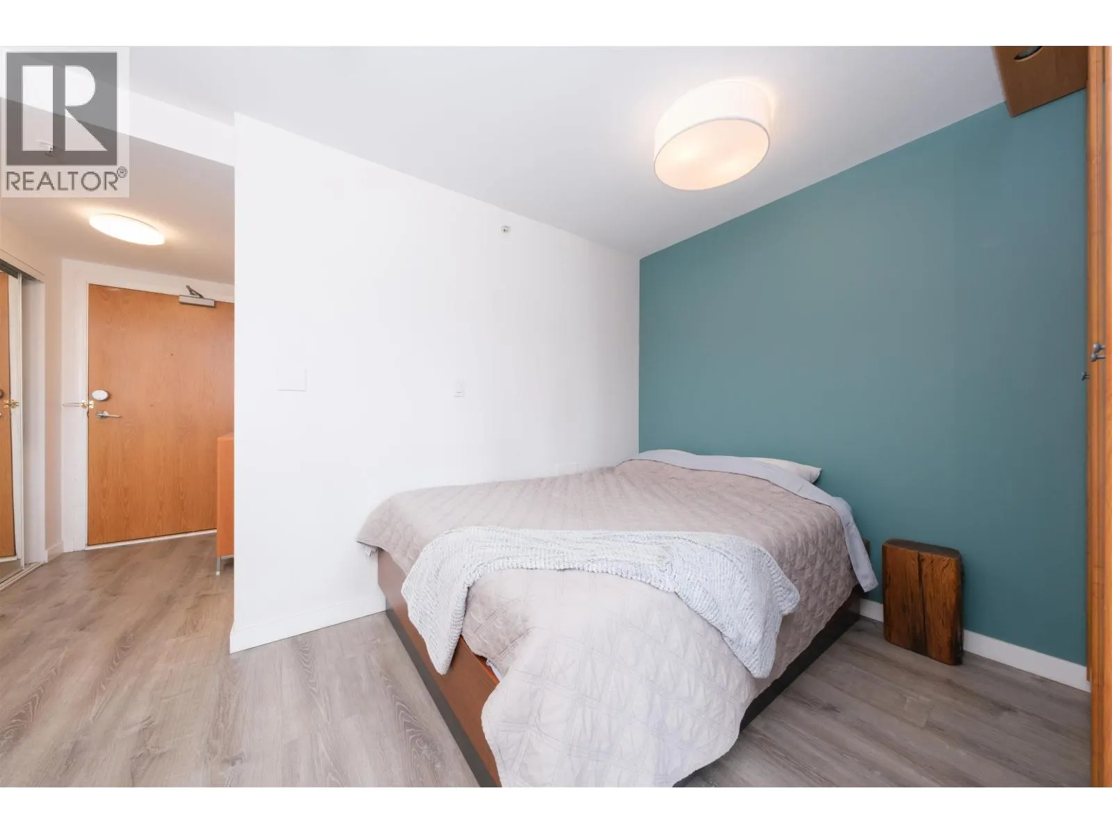1703 63 KEEFER PLACE