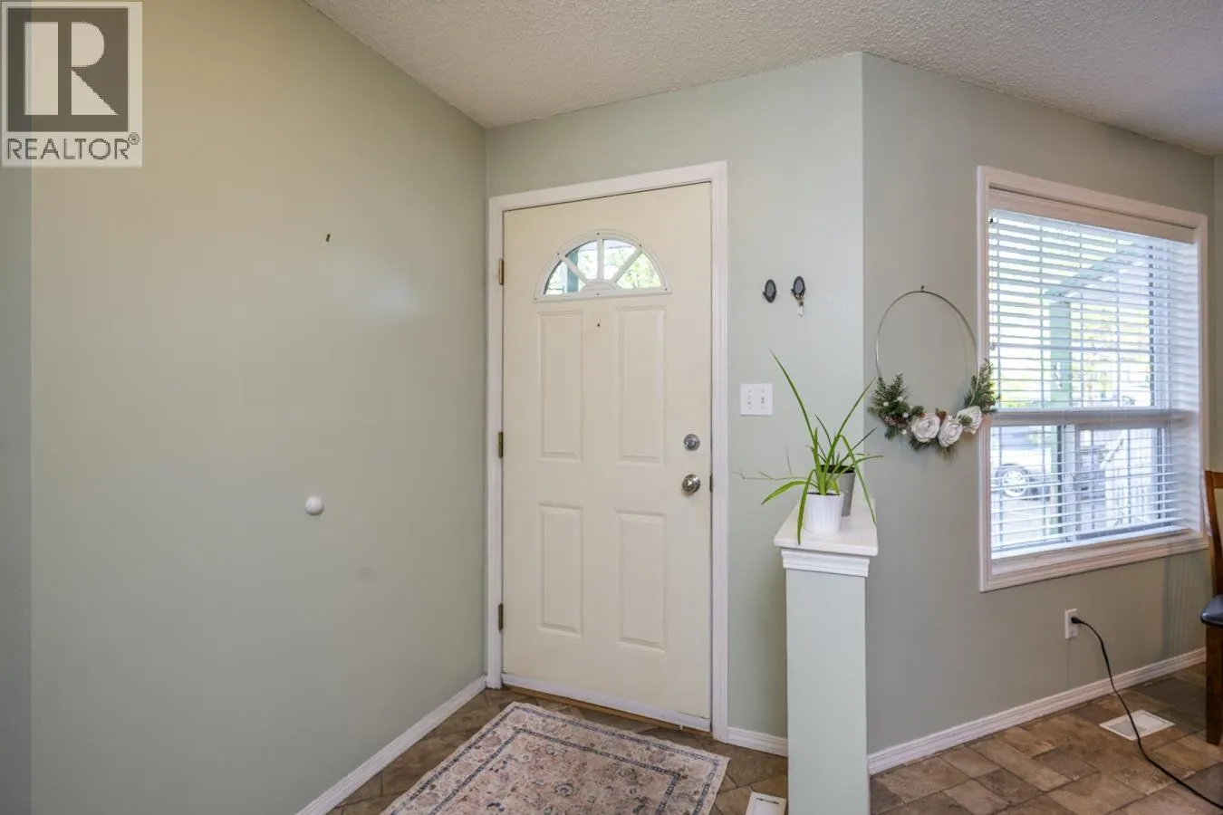 102 3233 MCGILL CRESCENT