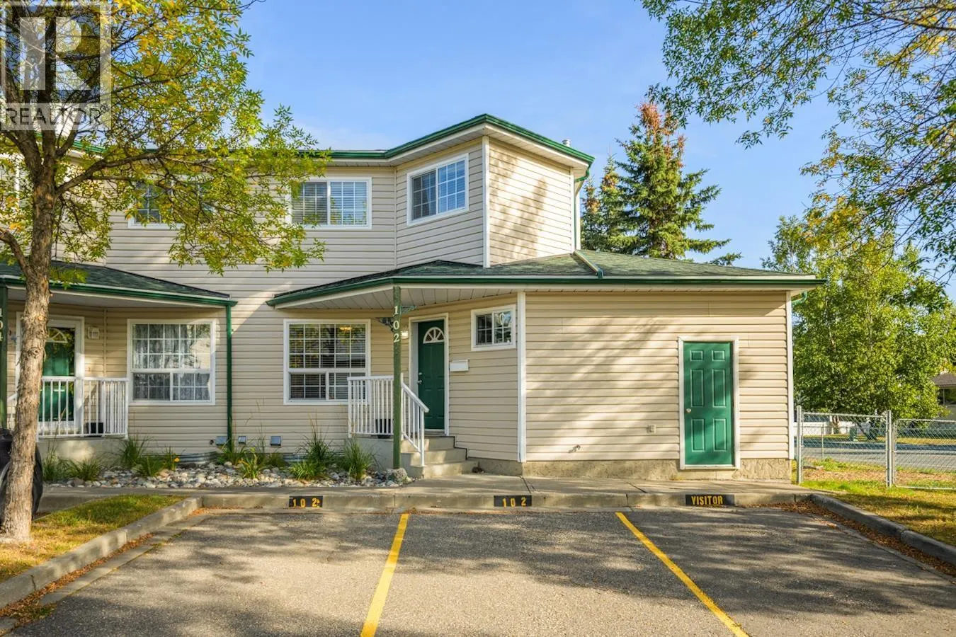 102 3233 MCGILL CRESCENT