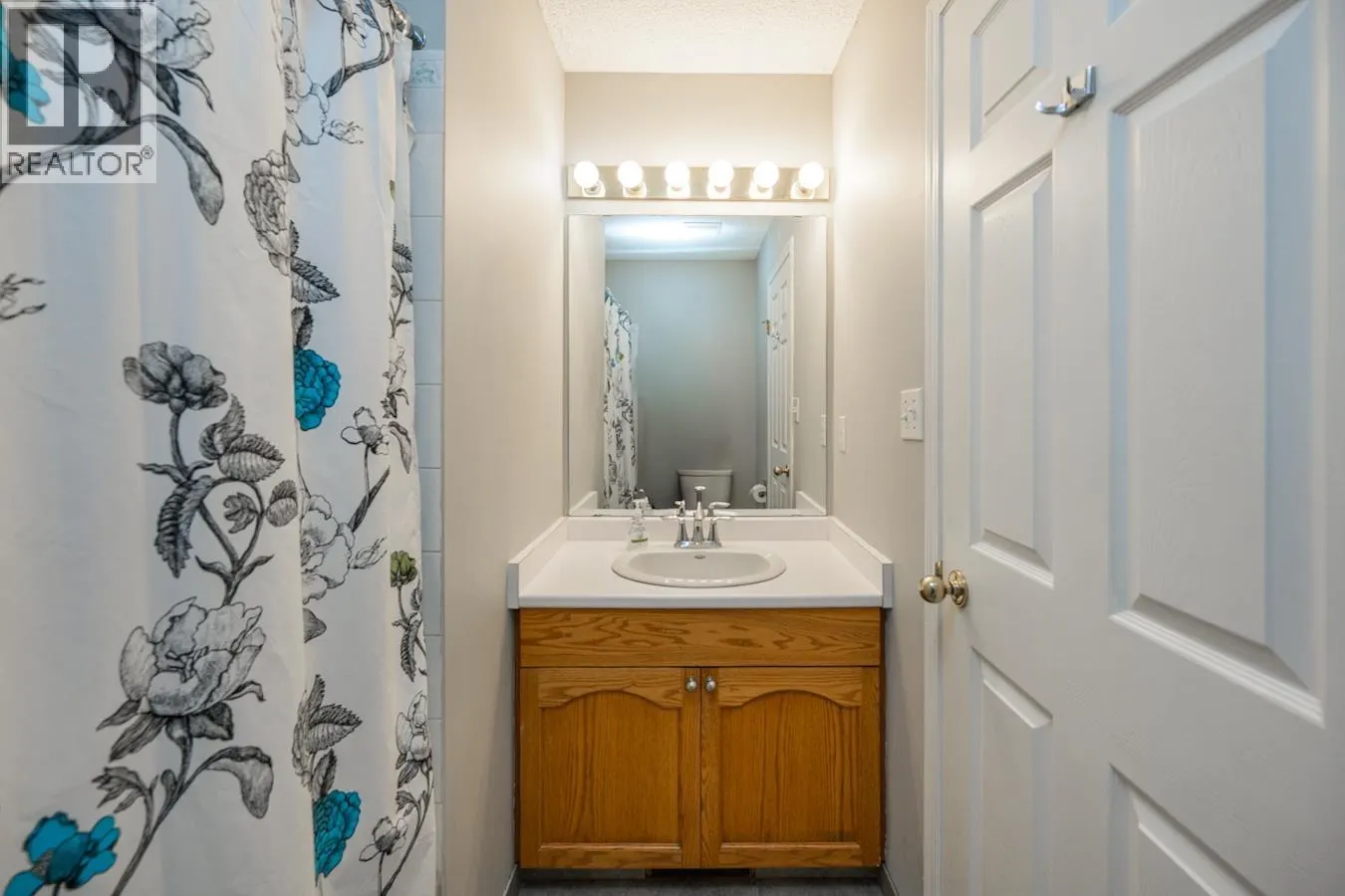 102 3233 MCGILL CRESCENT