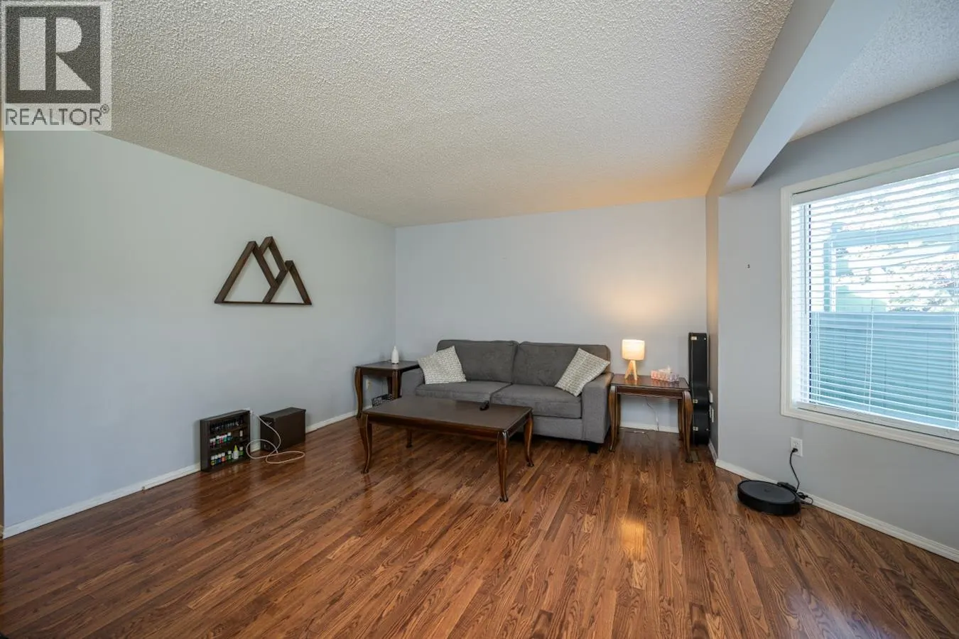 102 3233 MCGILL CRESCENT