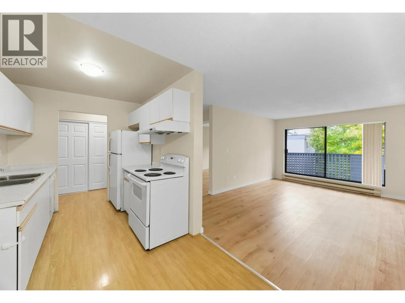 313 8700 ACKROYD ROAD