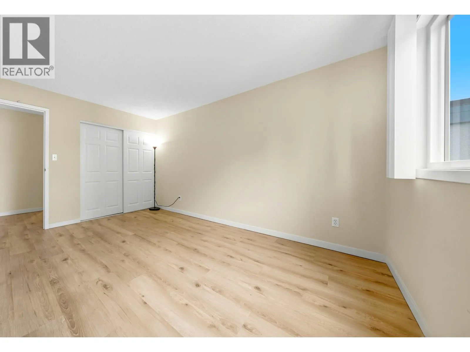 313 8700 ACKROYD ROAD