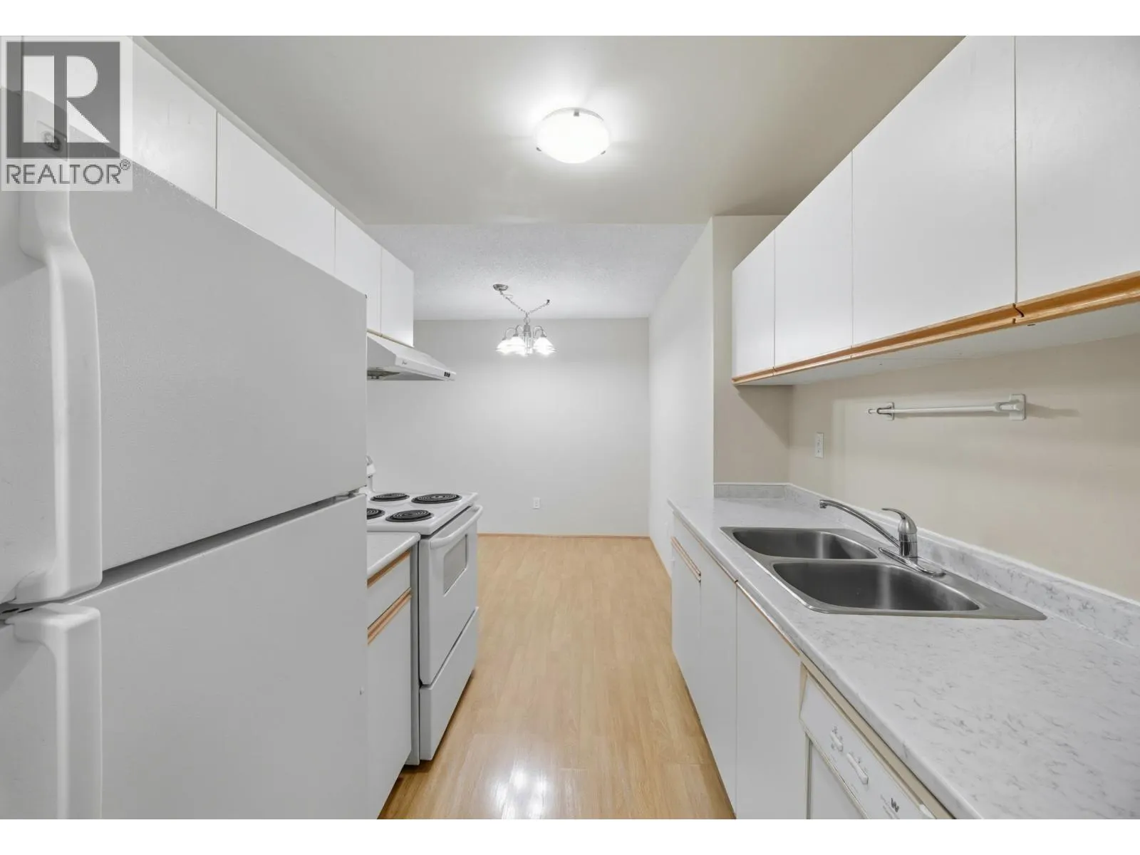 313 8700 ACKROYD ROAD