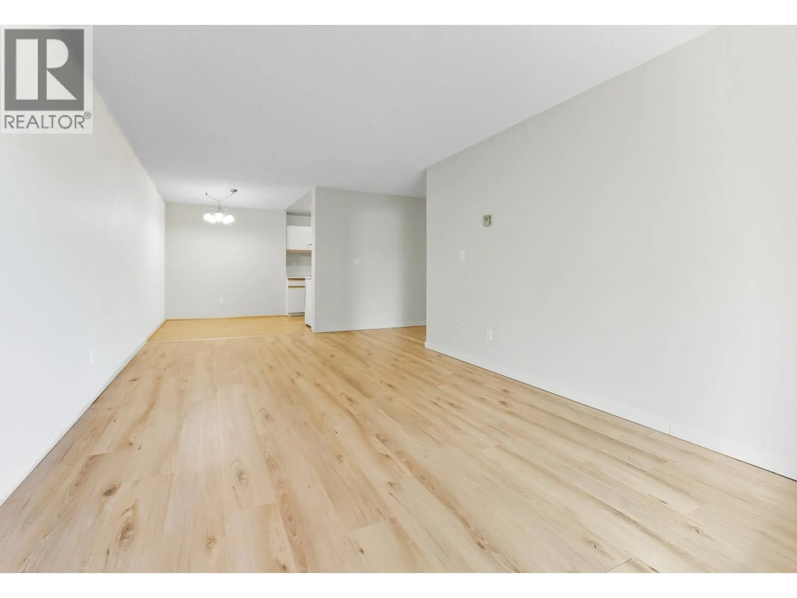 313 8700 ACKROYD ROAD