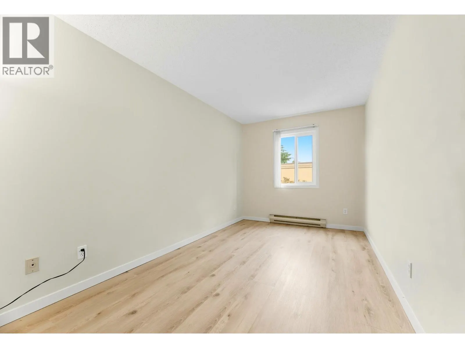 313 8700 ACKROYD ROAD