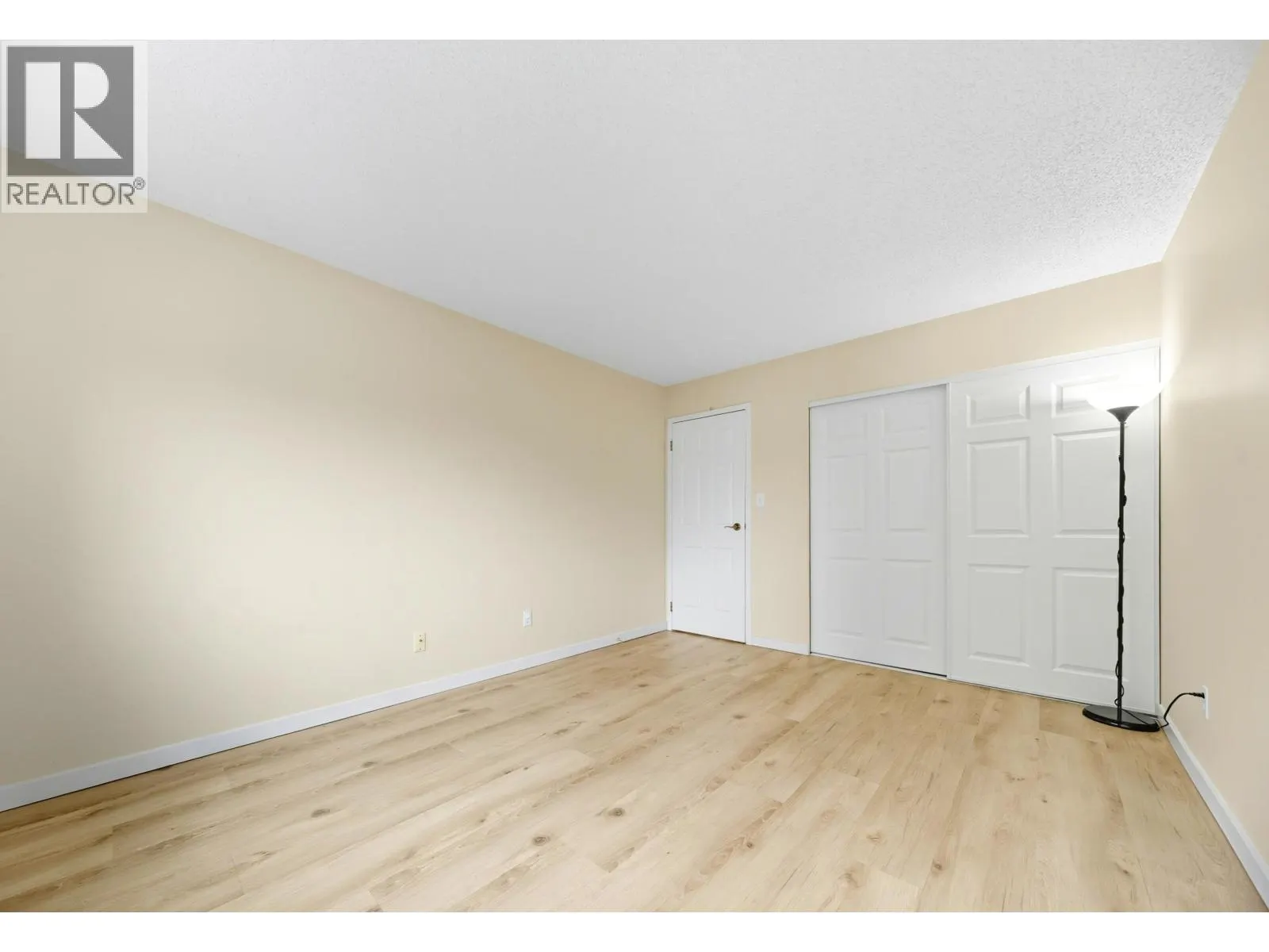 313 8700 ACKROYD ROAD