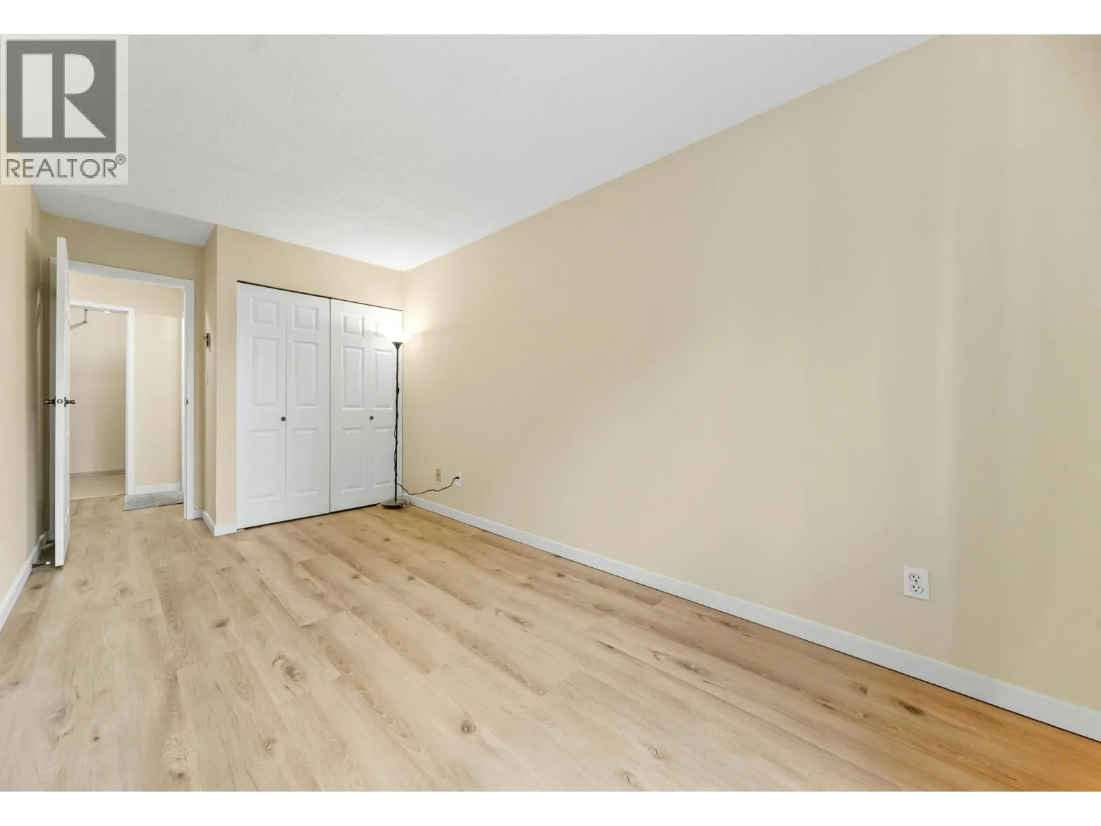 313 8700 ACKROYD ROAD