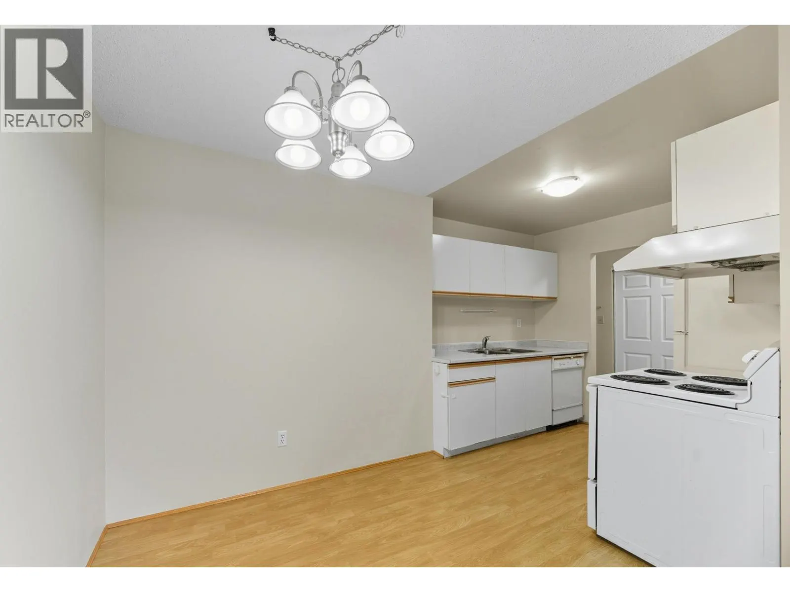 313 8700 ACKROYD ROAD