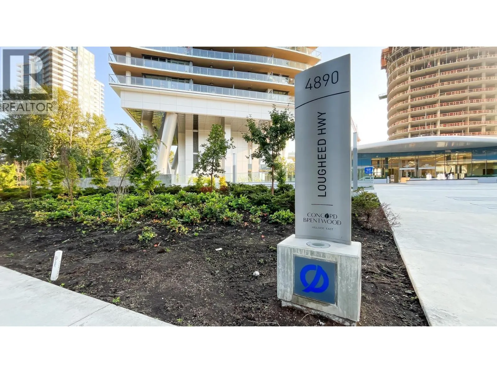 1106 4890 LOUGHEED HIGHWAY