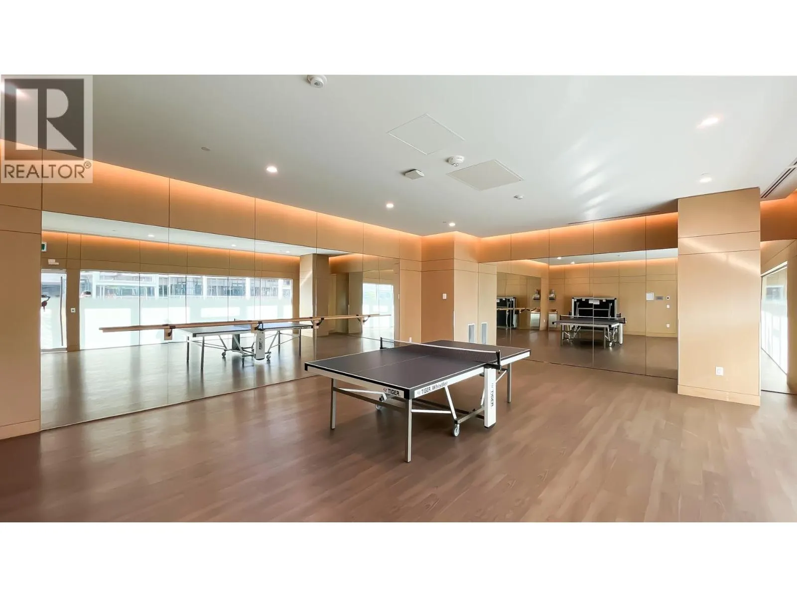 1106 4890 LOUGHEED HIGHWAY
