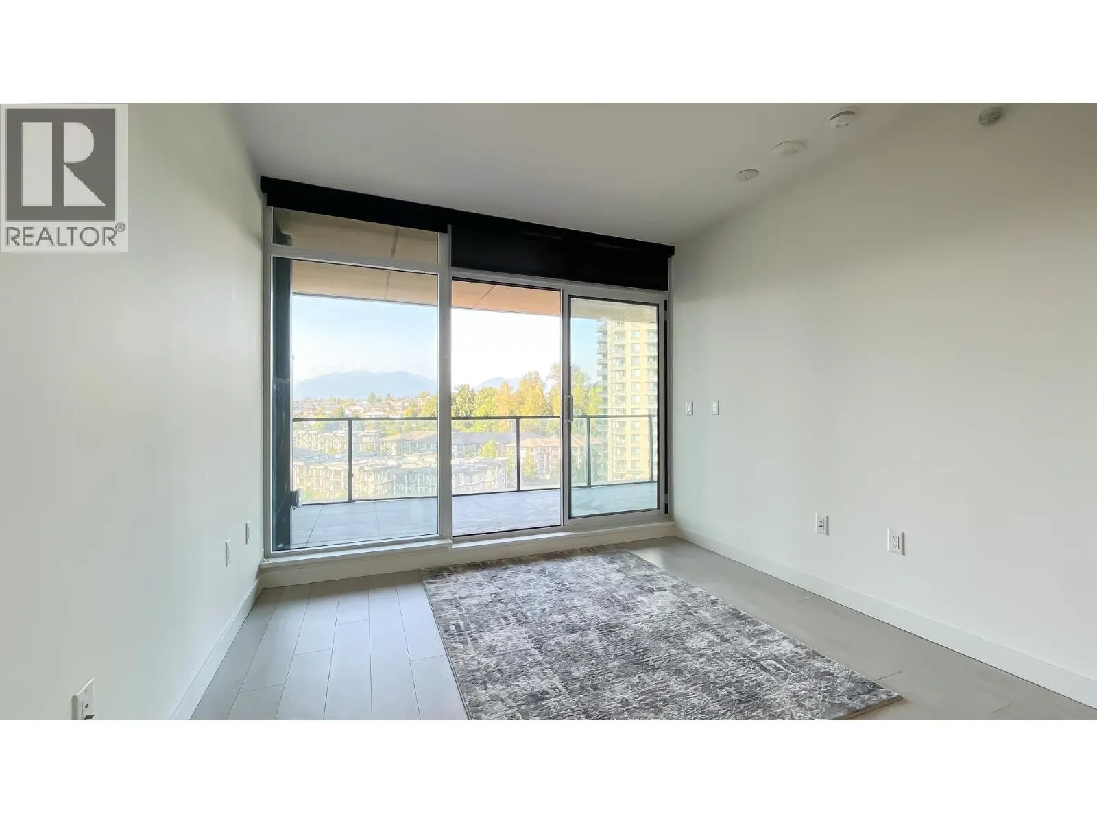 1106 4890 LOUGHEED HIGHWAY