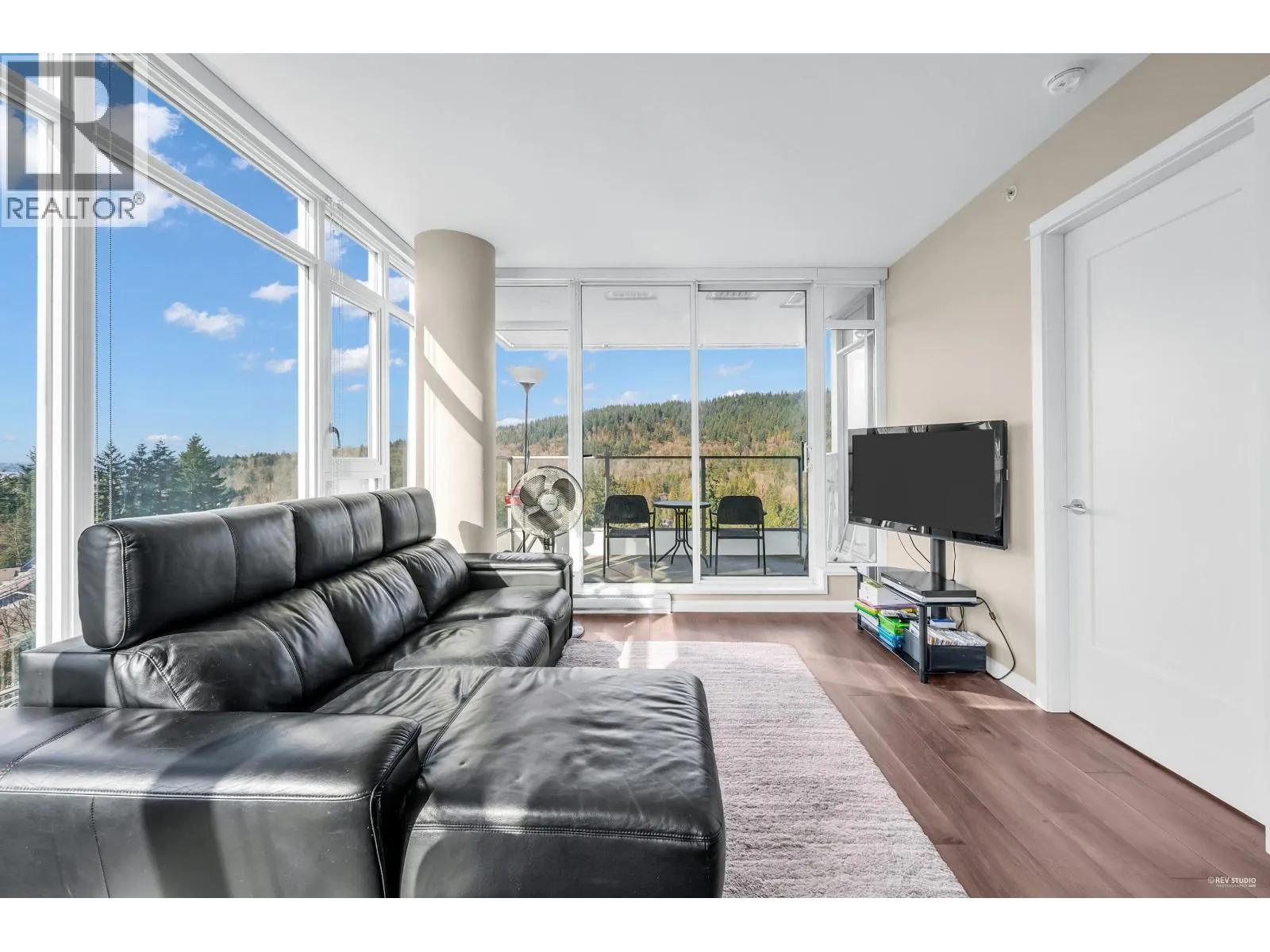 1002 520 COMO LAKE AVENUE