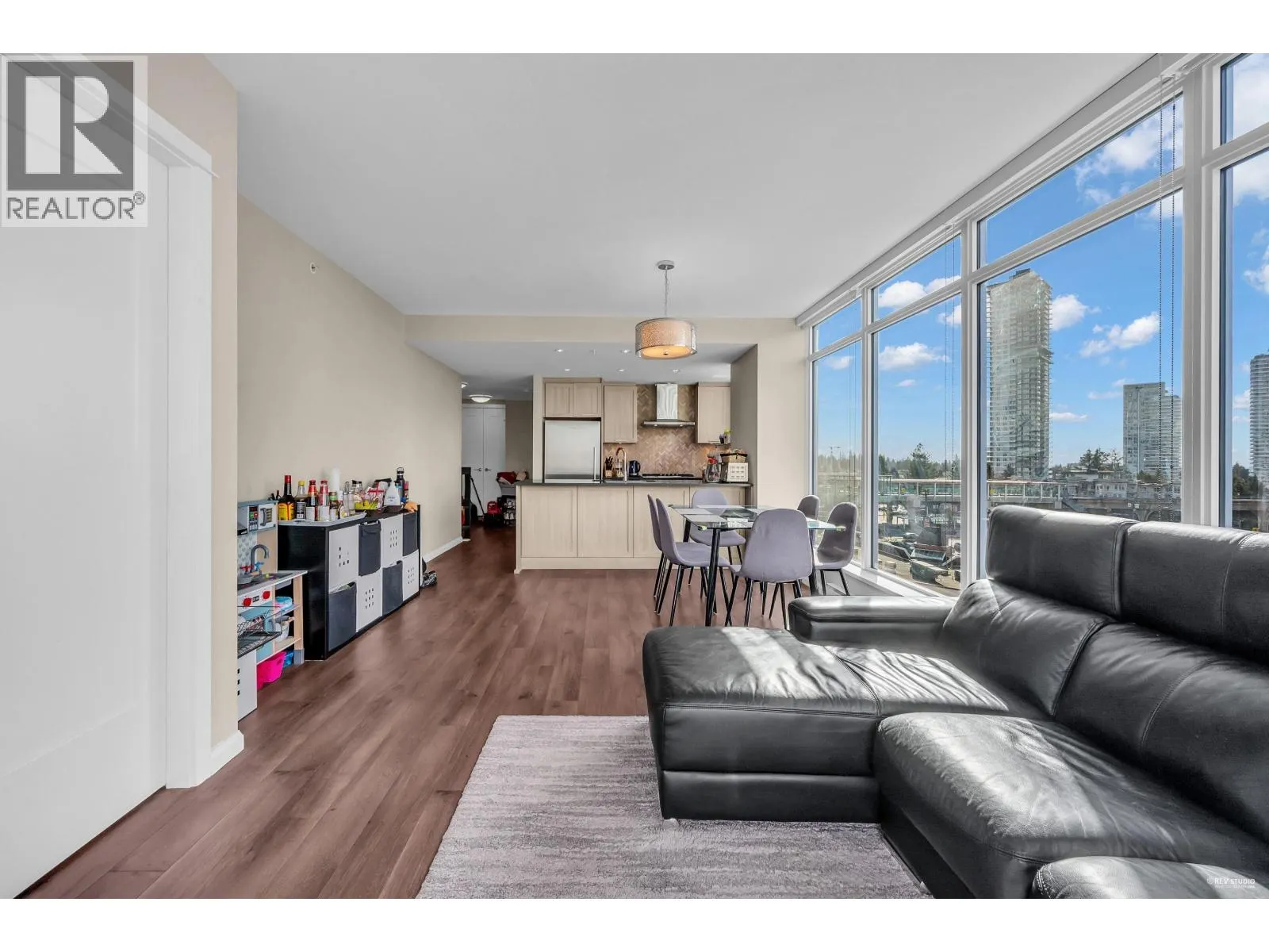 1002 520 COMO LAKE AVENUE
