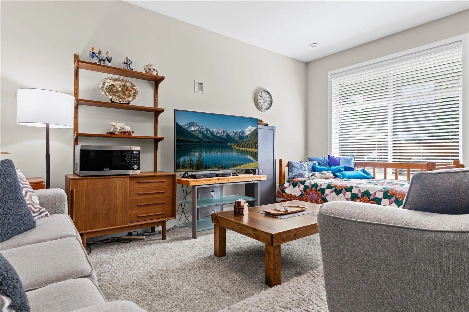 2 46392 YALE ROAD|Chilliwack Proper East