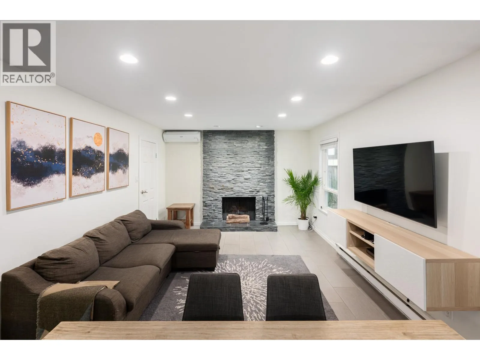 1005 ALPINE PLACE