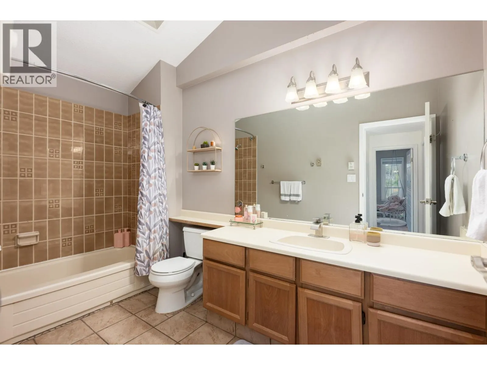 1005 ALPINE PLACE
