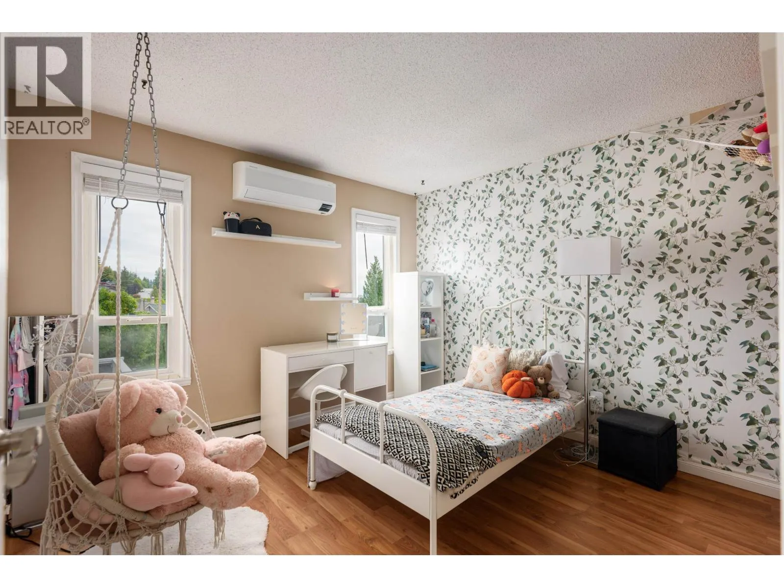 1005 ALPINE PLACE