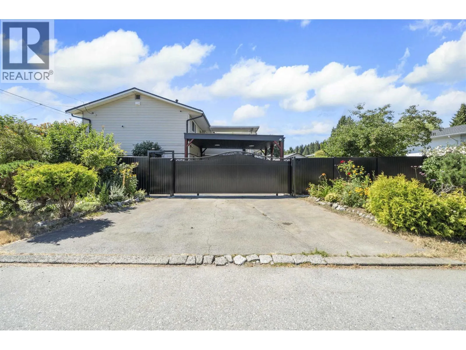 1121 PRAIRIE AVENUE