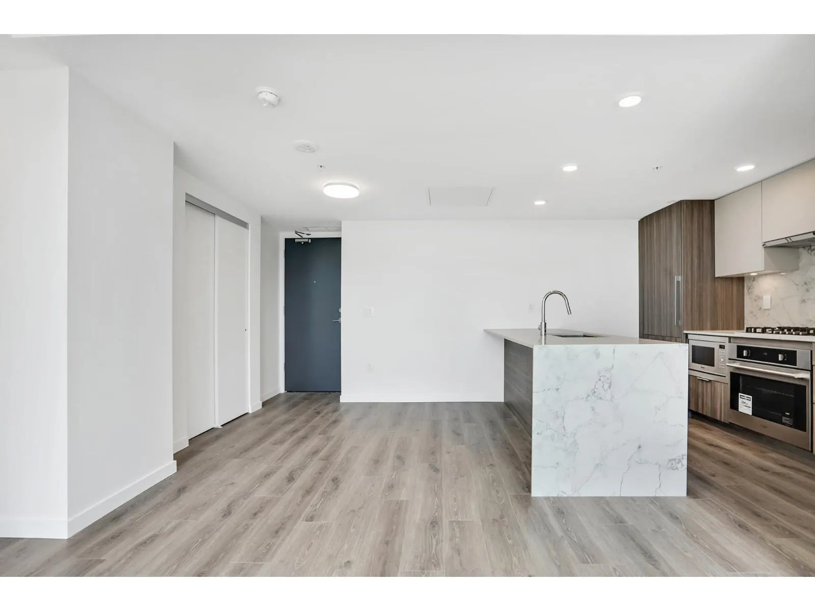 2602 10333 133 STREET