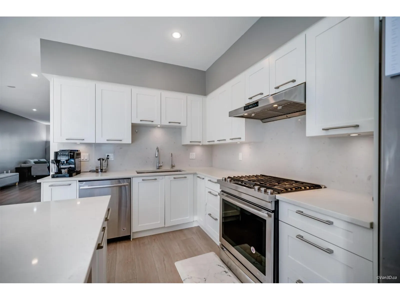 216 2277 OAK MEADOWS DRIVE