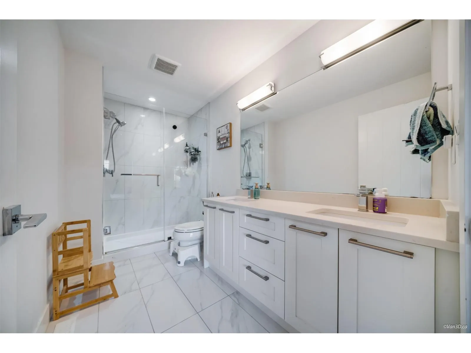 216 2277 OAK MEADOWS DRIVE