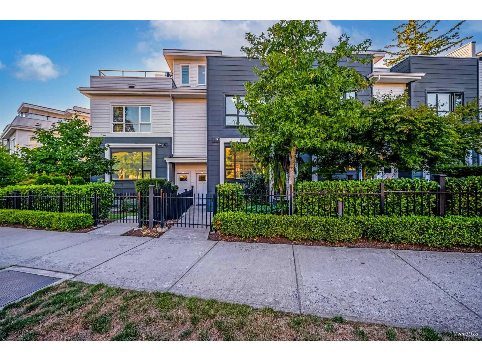 216 2277 OAK MEADOWS DRIVE