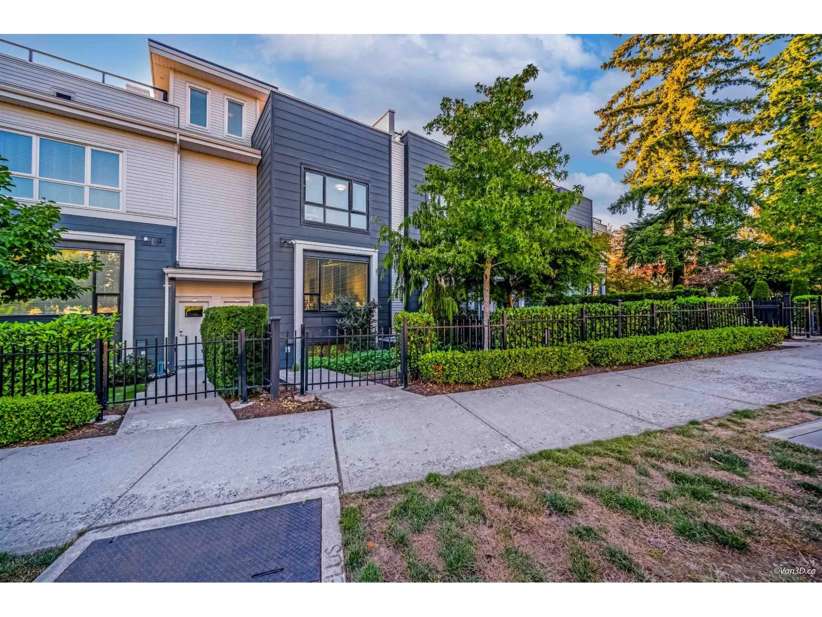 216 2277 OAK MEADOWS DRIVE