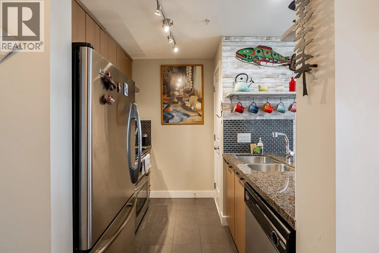 PH2 3255 SMITH AVENUE