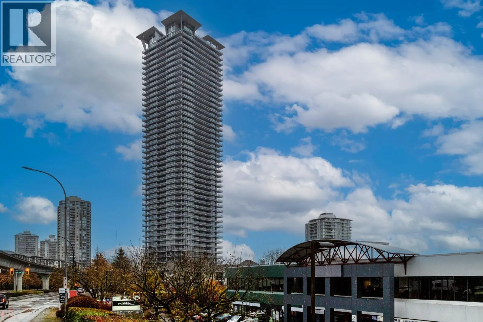 11XX 4720 LOUGHEED HIGHWAY