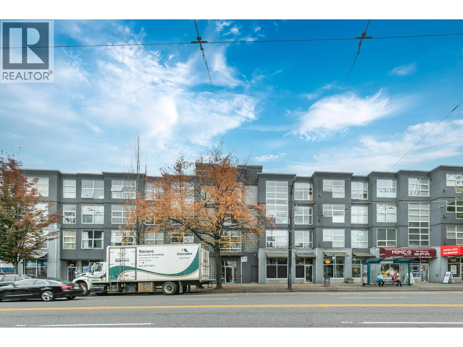PH11 418 E BROADWAY