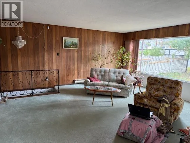 239 N 5TH AVENUE
