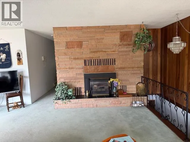 239 N 5TH AVENUE