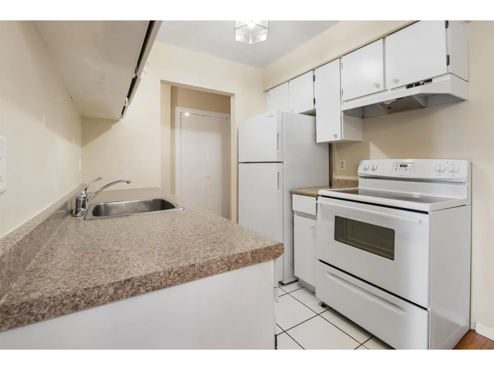 209 15268 100 AVENUE