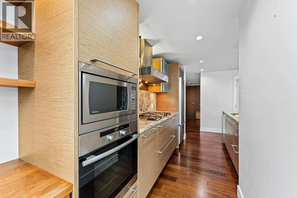 2505 1111 ALBERNI STREET