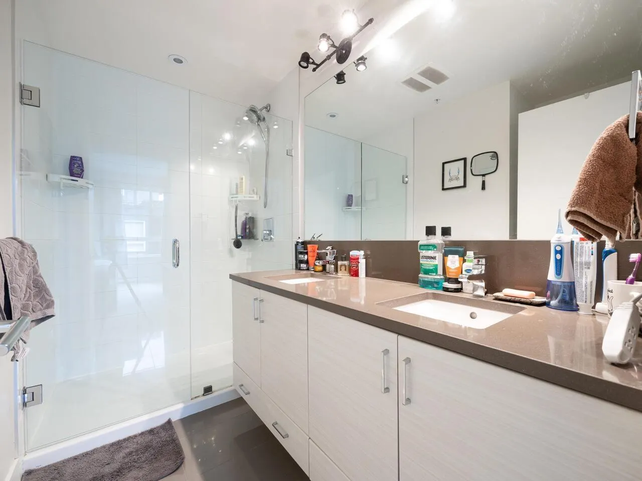 205 13919 FRASER HIGHWAY