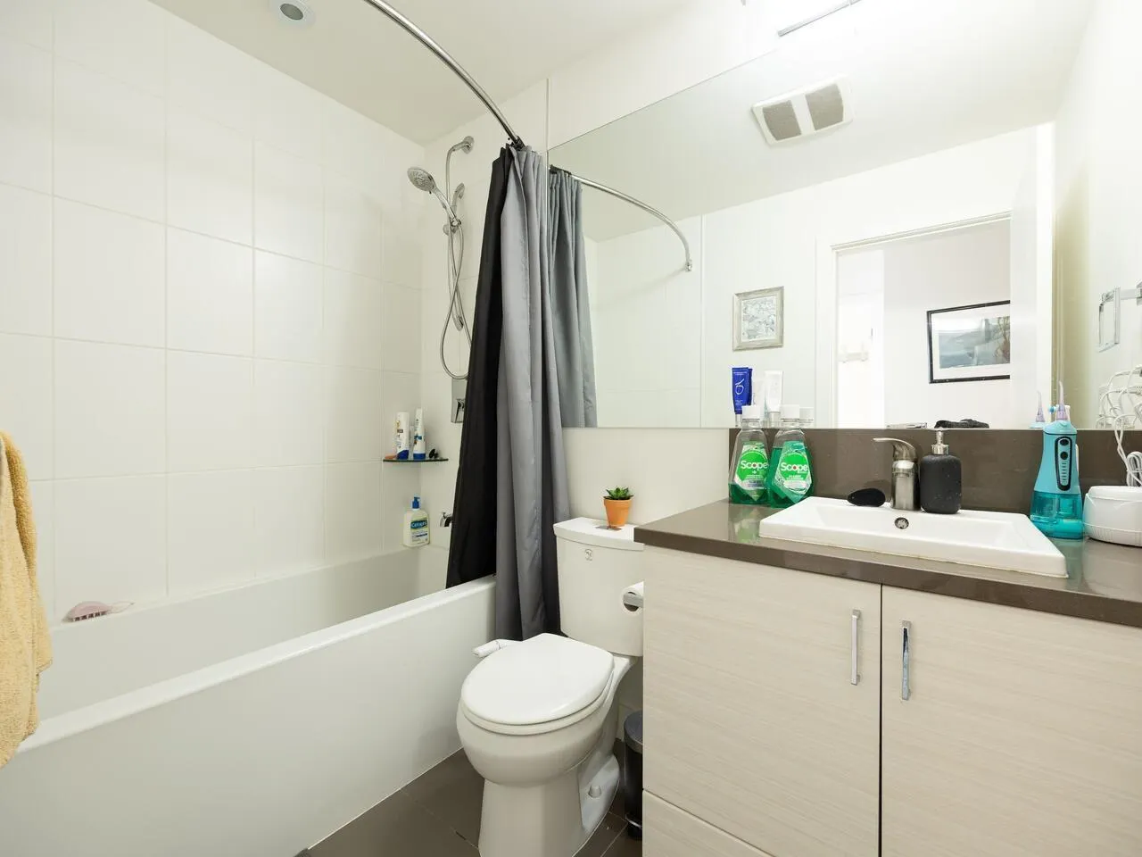 205 13919 FRASER HIGHWAY