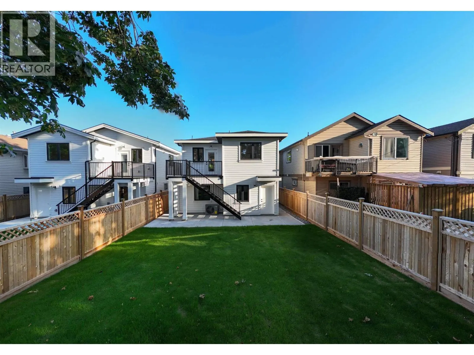 1330 W 15TH STREET