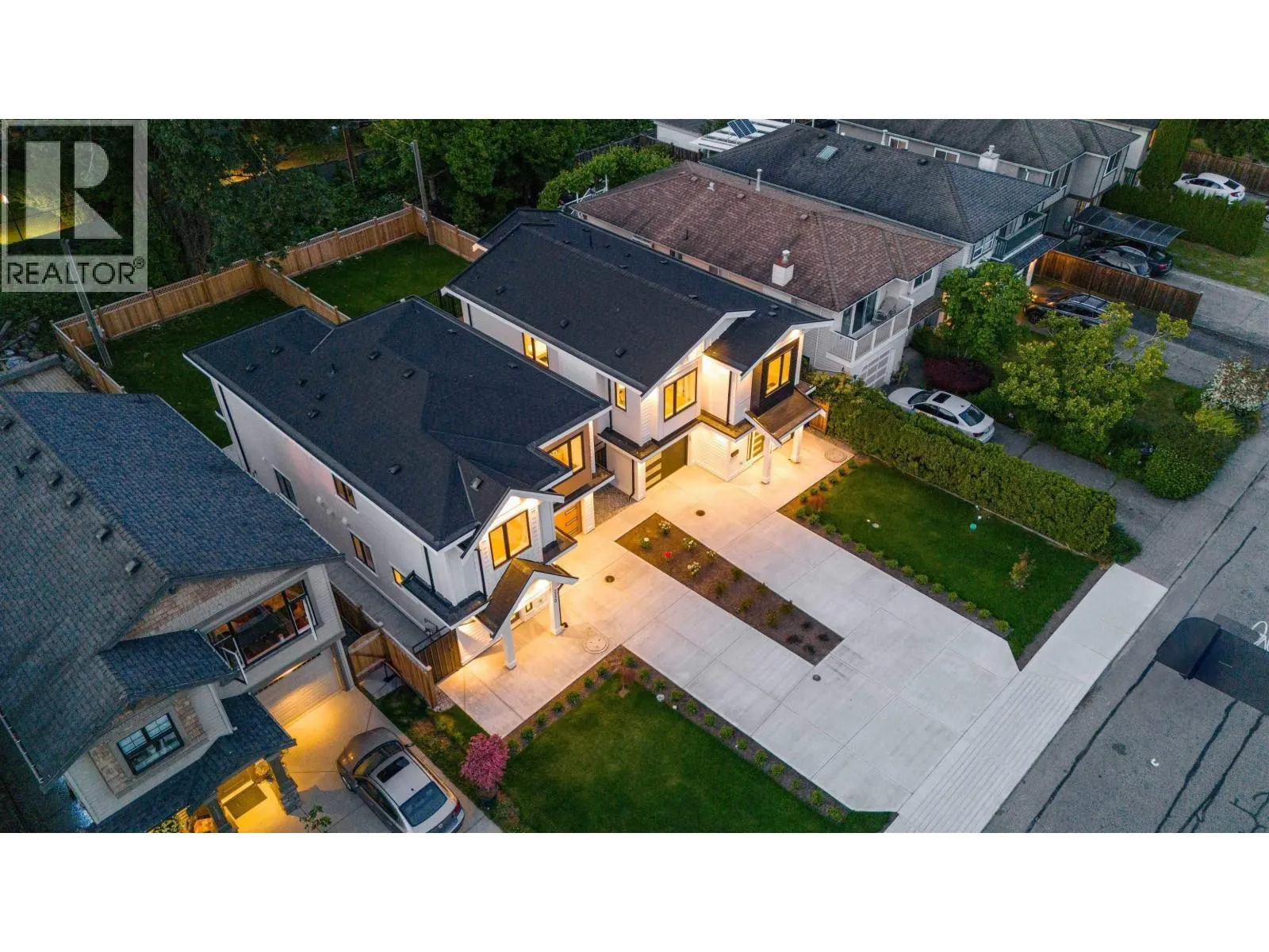 1330 W 15TH STREET