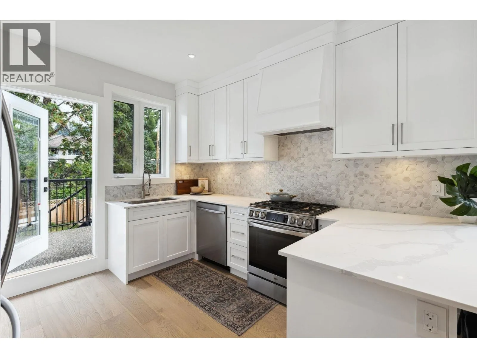 1330 W 15TH STREET