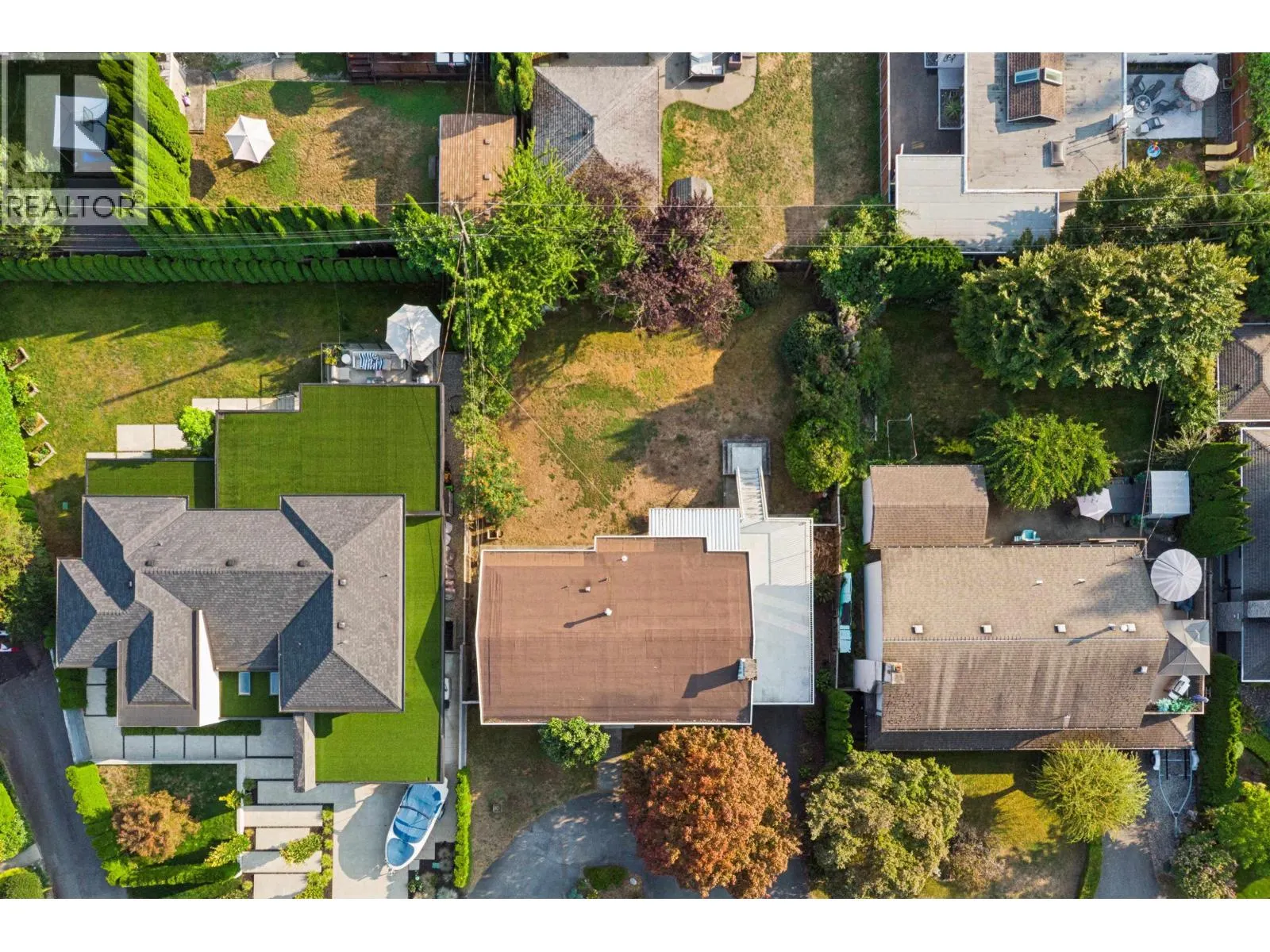 1023 ARLINGTON CRESCENT