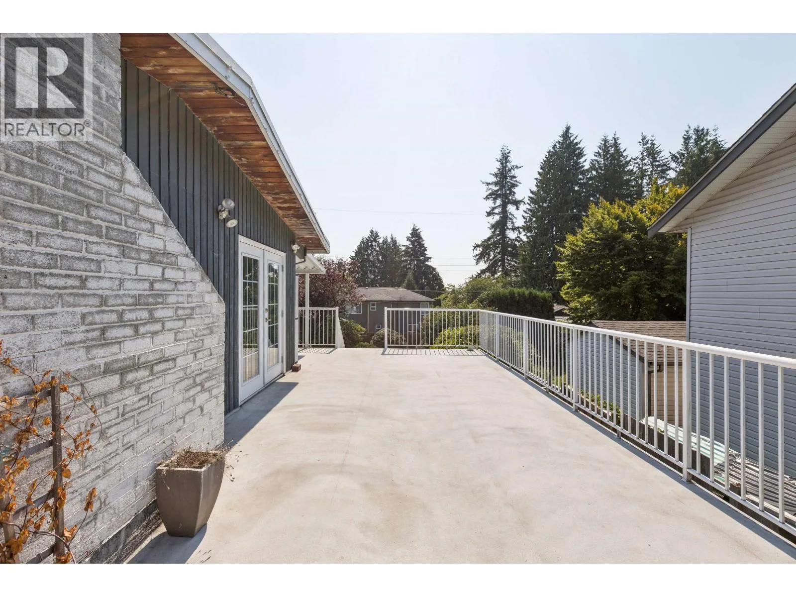 1023 ARLINGTON CRESCENT