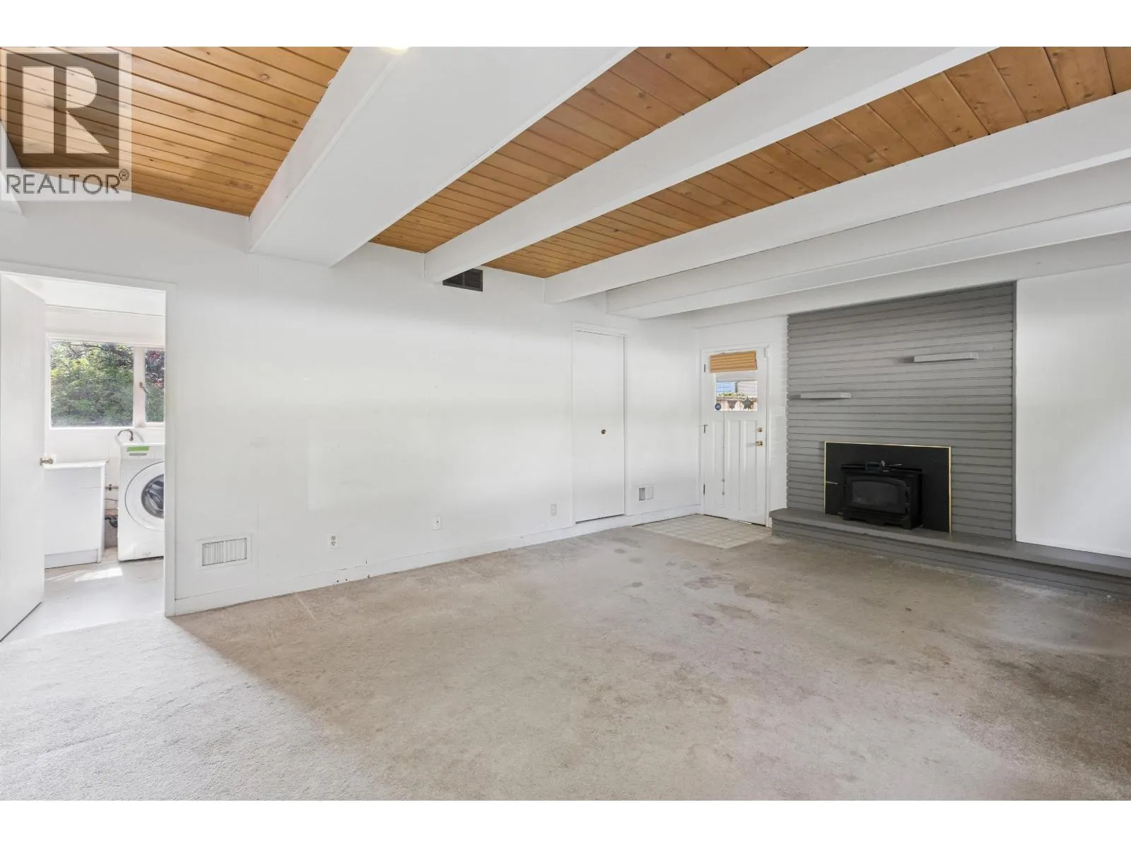 1023 ARLINGTON CRESCENT