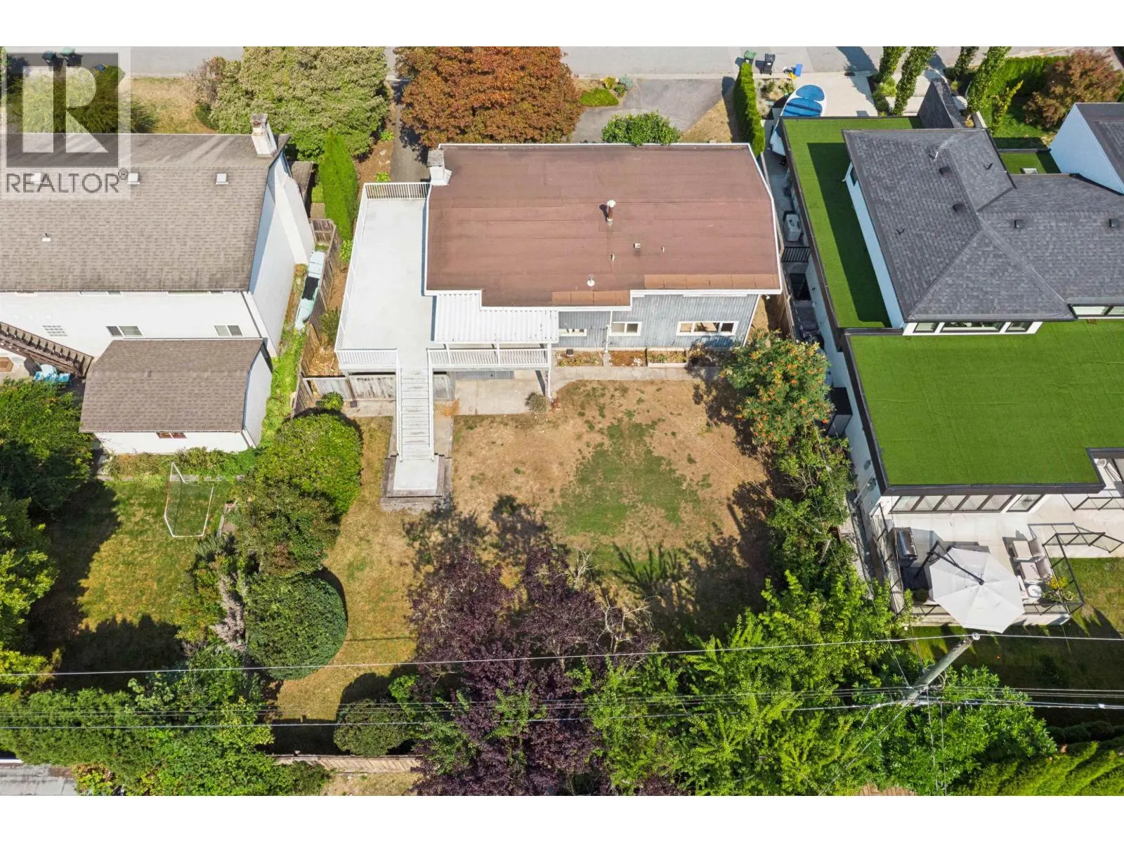 1023 ARLINGTON CRESCENT