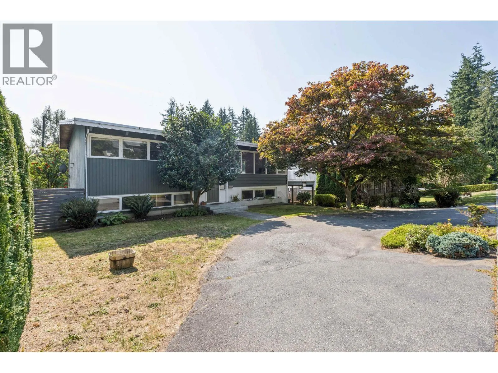 1023 ARLINGTON CRESCENT