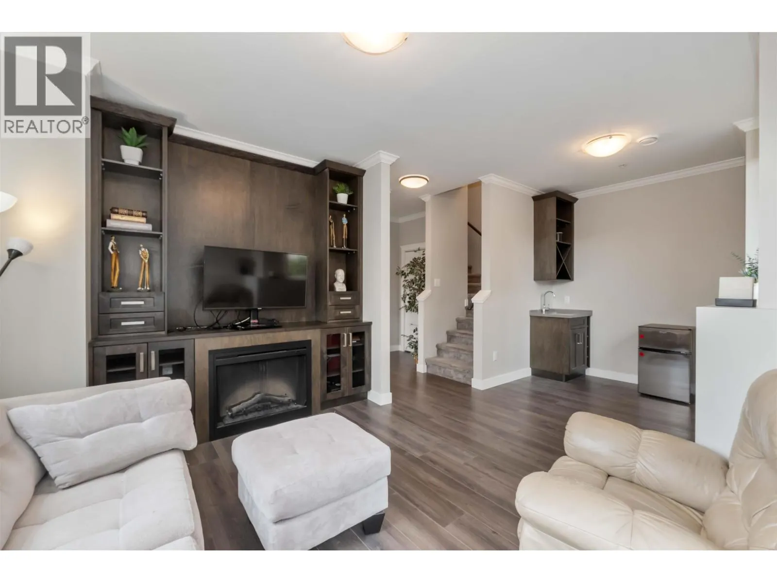 17 10480 248 STREET