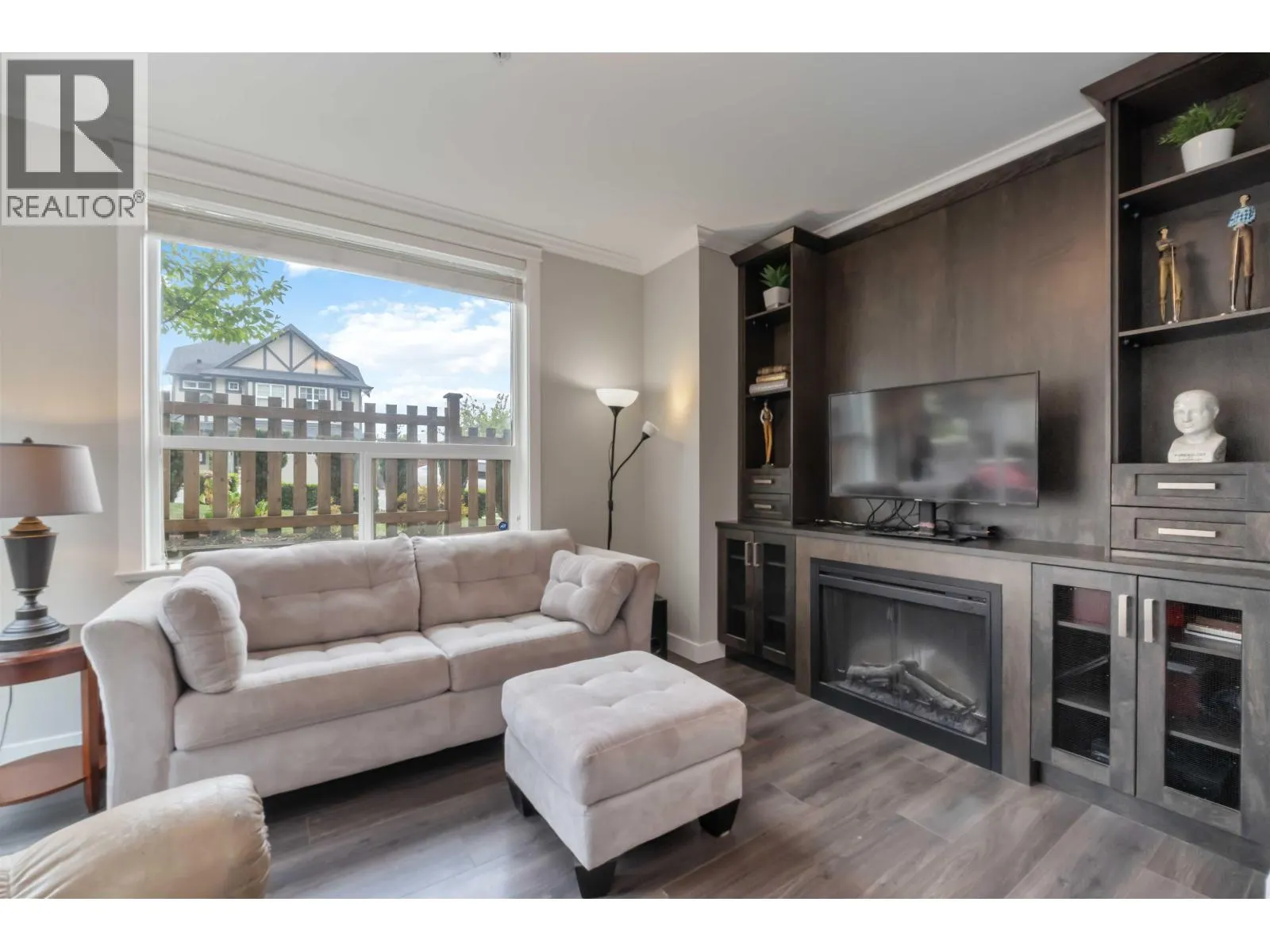 17 10480 248 STREET
